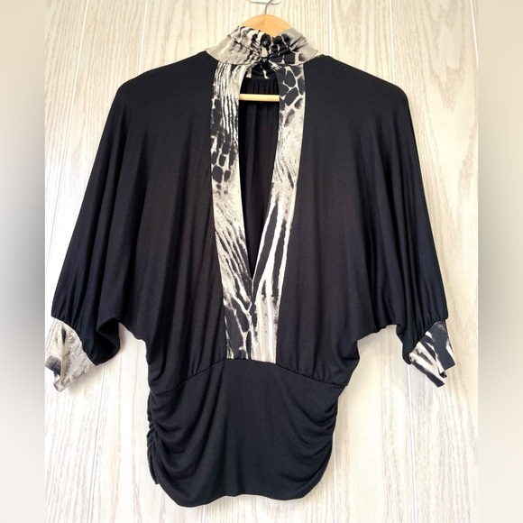 Arden B. beautiful black blouse with animal print accent size XS EUC - Picture 4 of 4